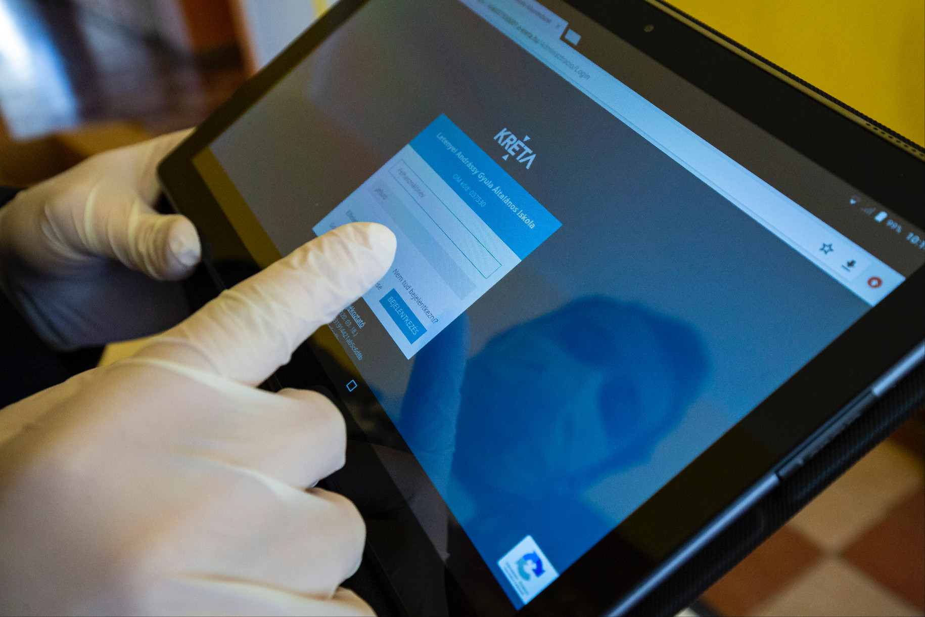 110 milliós bírságot kapott a KRÉTA meghekkelt fejlesztője, súlyos hiányosságokra derült fény - Thumbnail